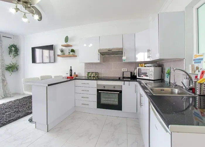 Daire Gorgeous Diamantes