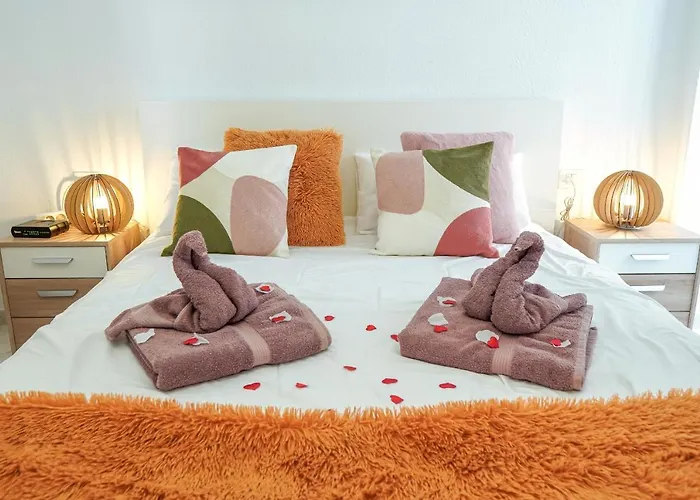 Daire Gorgeous Diamantes