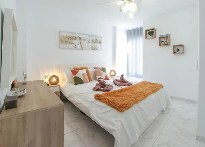 Daire Gorgeous Diamantes