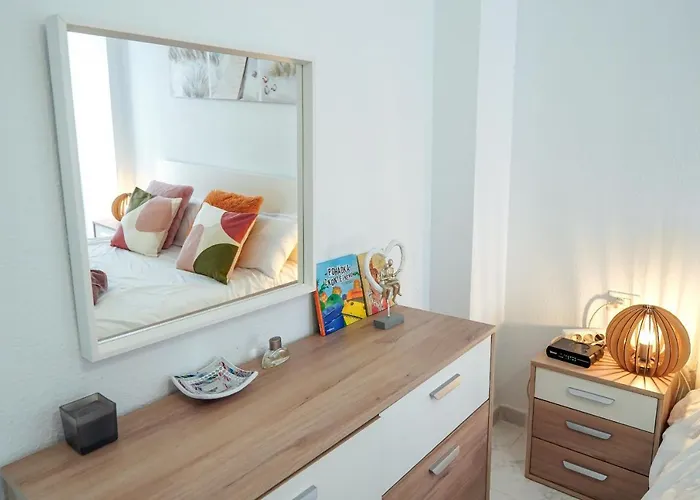 Gorgeous Diamantes Daire *