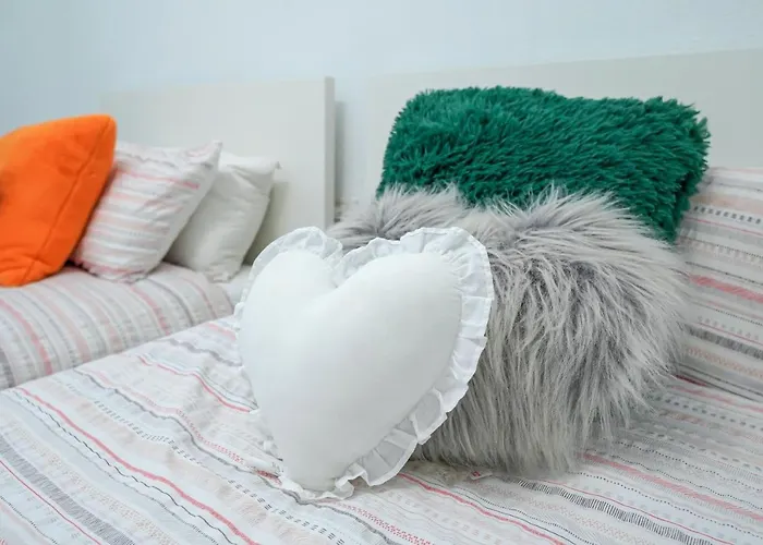 Gorgeous Diamantes Daire