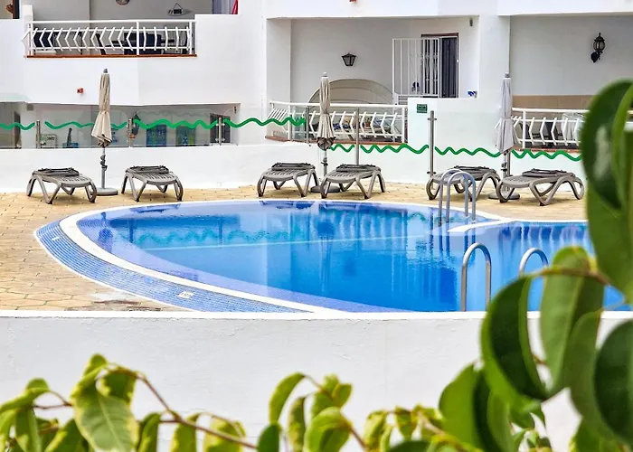 Gorgeous Diamantes Daire